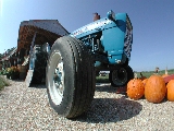 Click to see 17 Tractor.JPG