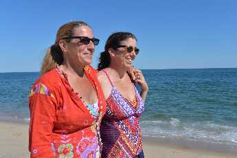 Click to see 31 Rain & Gwyn.JPG