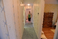 Click to see 22 Upstairs Hall.jpg