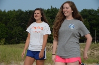 Click to see 011 Kate&Lizzie.jpg