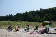 Click to see 060 Beach Scene.jpg