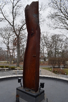 Click to see 06 Rocky Point Memorial.jpg