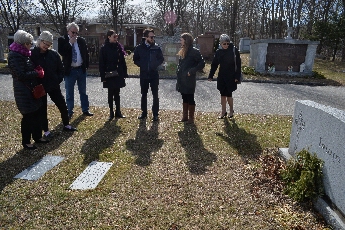 Click to see 17 At the Grave.jpg