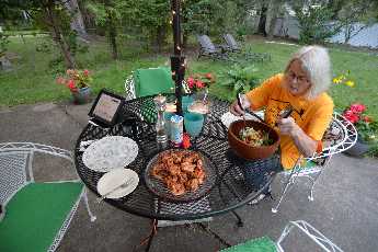 Click to see 11 Chapin Dinner.JPG