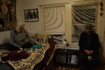 Click to see 63 Back at Mana's Apt.JPG