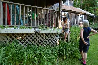 Click to see 01 Porch Portraits.JPG